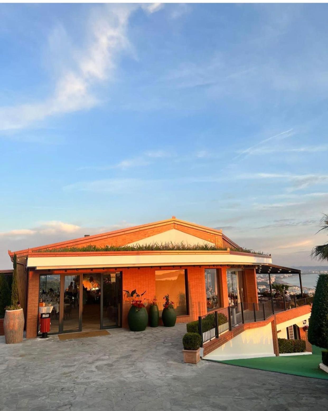 Agroturizem Kodra E Kuajve Hotel Shkallnur Exterior photo